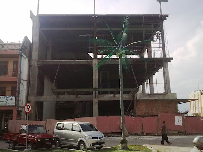 Entrance Building dalam proses pembangunan, per 8 Desember 2009