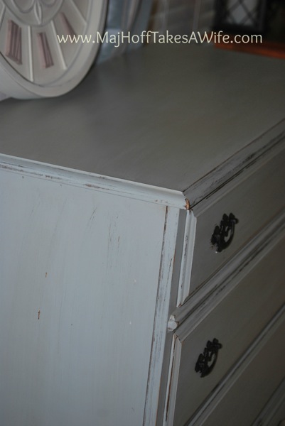 sideanglechalkdresser.jpg Sideanglechalkdresser