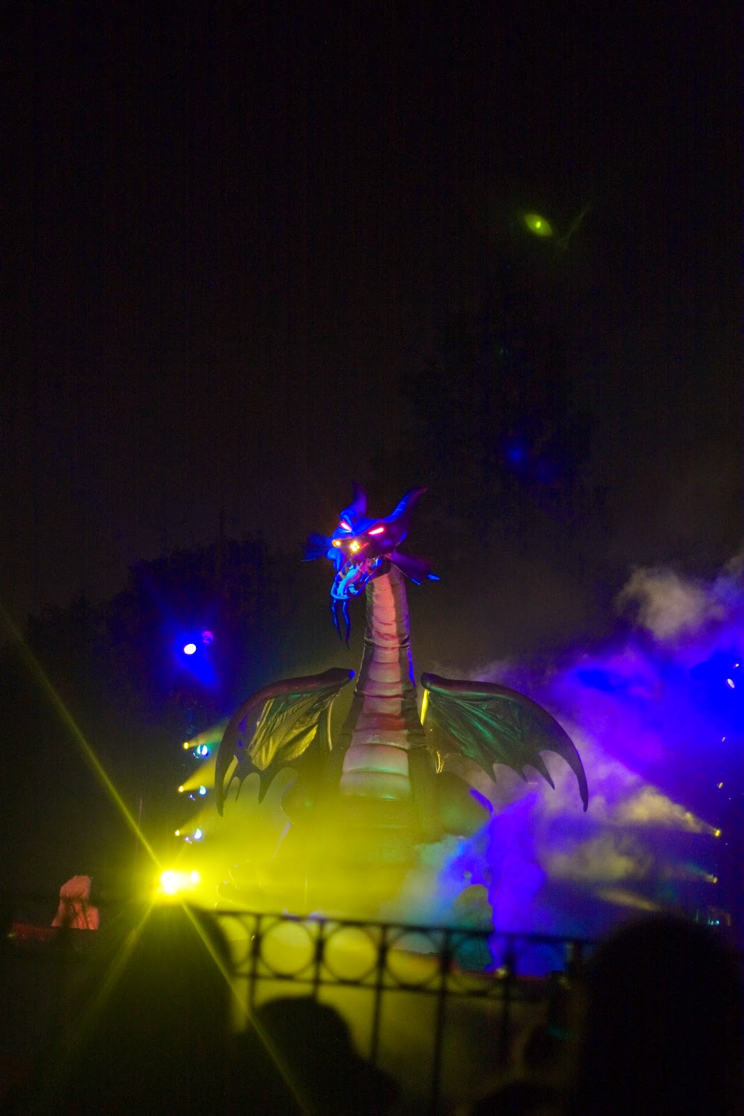 [fantasmic%2520dragon%255B3%255D.jpg]