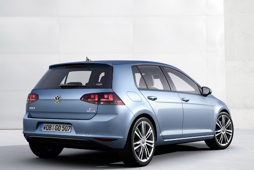 2013-Volkswagen-Golf-7-Official-2.jpg