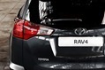 2013-Toyota-RAV4-SUV-17