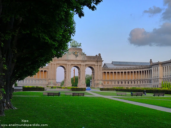 arco-parque-cincuentenario-bruselas.JPG