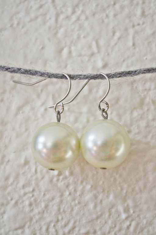 [pearl%2520earrings%255B3%255D.jpg]