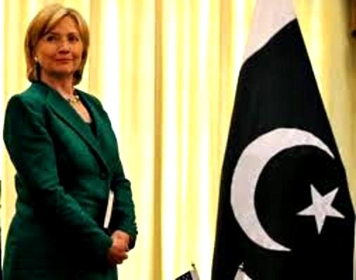 [Hillary%2520next%2520to%2520Black-War%2520flag%2520of%2520Islam%255B3%255D.jpg]