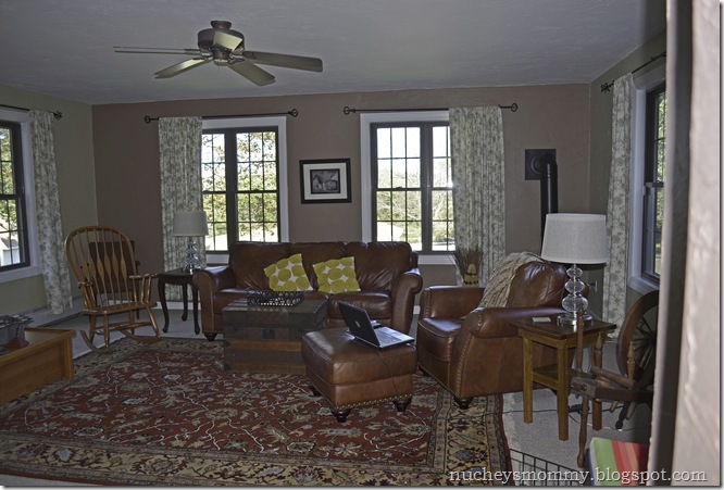 Family-room-before-brown_thumb6 Family-room-before-brown_thumb6
