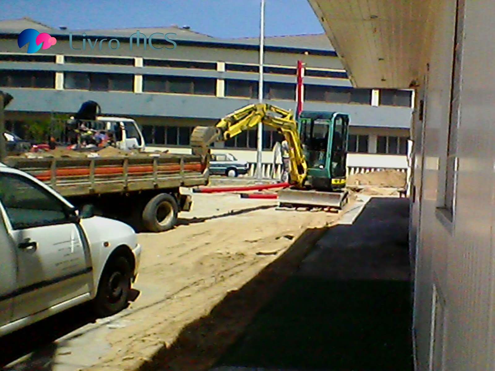 [Blog%2520Gazeta%2520de%2520Espinho006Livro%2520MCS%255B2%255D.jpg]