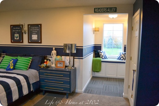 boys room blue stripe