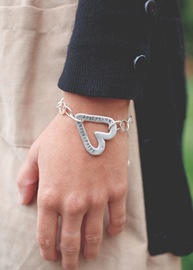 Model Heart Bracelet Model Heart Bracelet