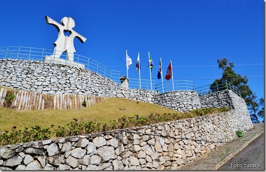 monumento_dia_crainça_foto_castro monumento_dia_crainça_foto_castro