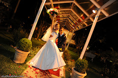Album (digital) de fotos de Fernanda + Daniel do Studio Caldas, do Rio de Janeiro, RJ. Lincoln Caldas e equipe fazem fotos de casamento (fotografias de casamentos), fotos de making-of (making of de noiva), fotos em estudio (ensaios fotograficos), fotos de casal (ensaios fotograficos de e-session), fotos de familia, videos de casamento (filmagem de casamentos), videos de making-of e clipes de casamento. Fotojornalismo e videojornalismo no Rio de Janeiro, RJ. fotos casamento rio de janeiro fotografias casal rj foto eventos familia noiva ensaio fotografico videos galeria noivas fotografo evento casar retrato fotografía para madrinhas ver maquiagem