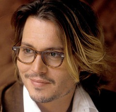 Johnny Depp a Batman trilógia operatőrének első filmrendezésében
