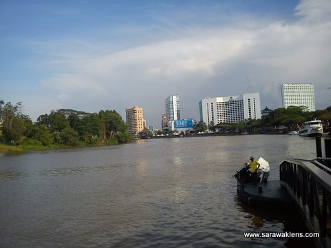 [kuching_waterfront_sampan_ride_1%255B3%255D.jpg]