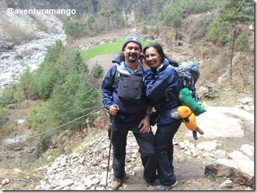 Casal Mango na Trilha para o Acampamento Base do Everest Casal Mango Acampamento Base do Everest