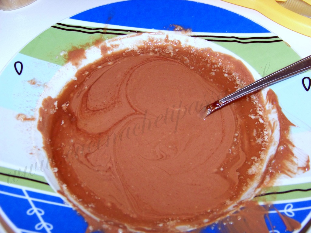 [muffin%2520cioccolato%2520ripieni%2520di%2520marmellata%2520di%2520fragole%2520e%2520cioccolato%2520%25282%2529%255B4%255D.jpg]