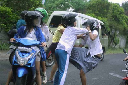 tawuran-pelajar tawuran-pelajar