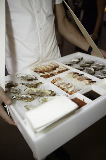 Walking raw bar