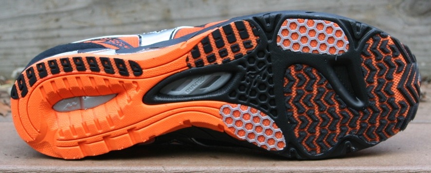[Mizuno%2520Wave%2520Universe%25204%2520Sole%255B4%255D.jpg]