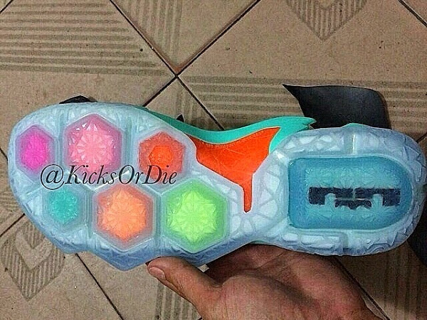 First Unofficial Look at Possible Nike LeBron XII Sample