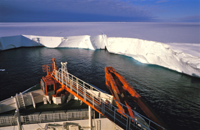 RV Polarstern in the Weddell Sea. Sediment cores for this project were taken by the German Polar Research Vessel 'Polarstern'. The photo shows Polarstern at the ice shelf edge in the Weddell Sea. Photo: Gerhard Kuhn, Alfred Wegener Institute