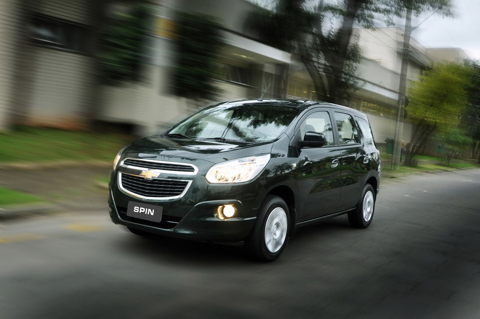 [2013-Chevrolet-Spin-107%255B2%255D.jpg]