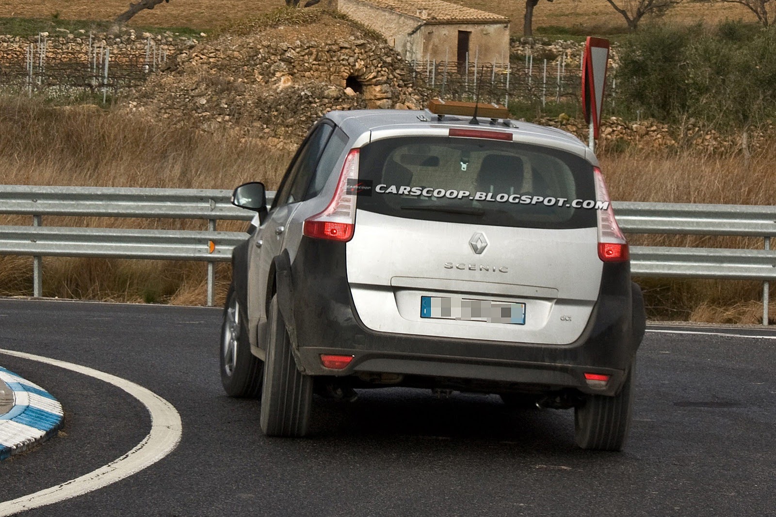 [Renault-SUV-CarScoop6%255B4%255D.jpg]