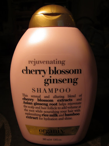 Organix scored 2 + 4 + 2 = 8. Great performance for a good price, but though it's sulfate and paraben free, it does have some artificial ingredients. ($6.99 for 10oz)