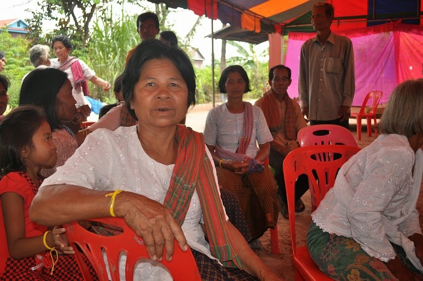 [3_Cambodia_village_party_DSC_0432%255B3%255D.jpg]