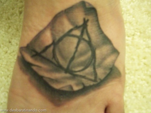 tatuagens harry potter tattoo reliqueas da morte bruxos fan desbaratinando (27)