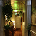 Les chambres pas cher (comme la notre) n'ont qu'une fenêtre qui donne sur le couloir ! Mais l'hotel était super, avec ambiance familiale, meubles d'époque, salles de bains au bout du couloir, et personnel super sympa.