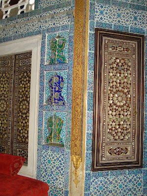 Day 4: Topkapi Palace; an example of the beautiful tile work of Topkapi Palace court rooms