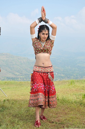 Tapsee Milky  Hot Navel Show (10)