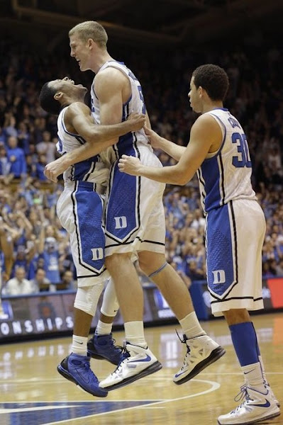 Wearing Brons Duke Blue Devils Bring Out Their LeBron X iDs