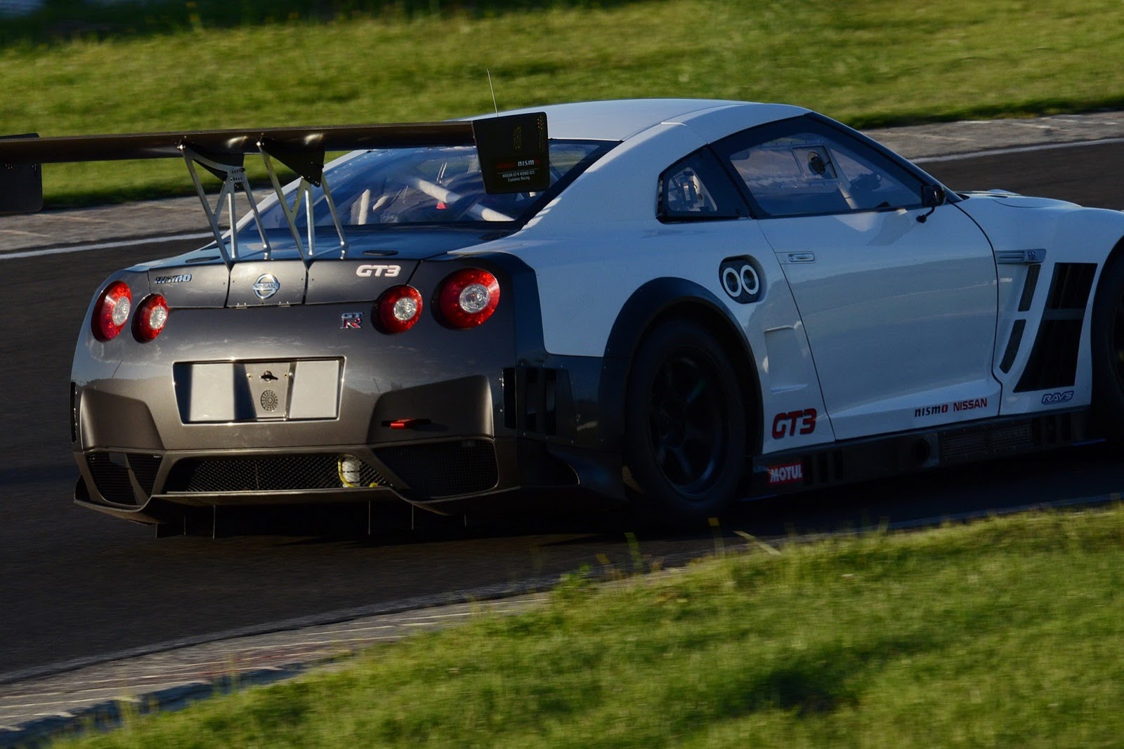 [Nissan-GT-R-NISMO-GT3-1%255B2%255D.jpg]