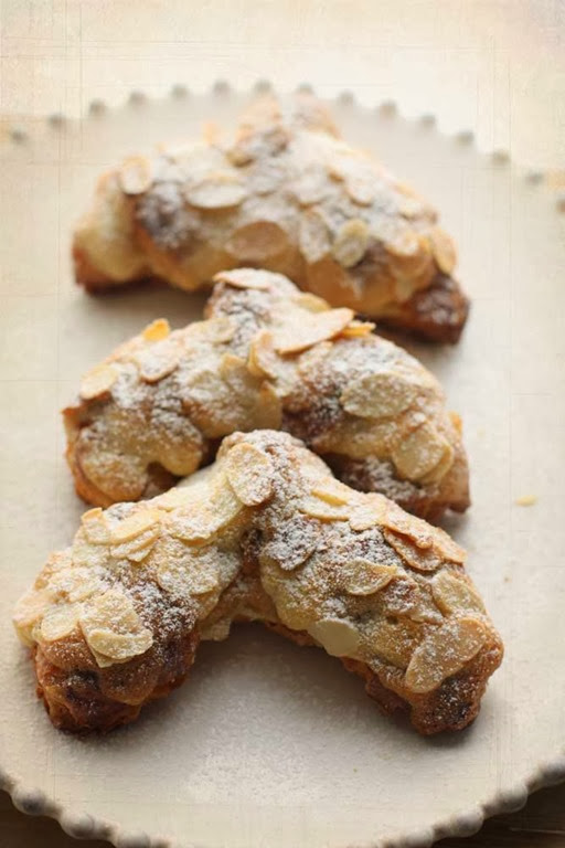 croissants-almendras-1 croissants-almendras-1