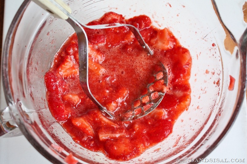 [Crushed%2520Strawberries%2520%2528800x533%2529%255B8%255D.jpg]