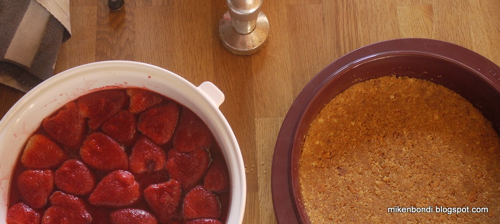 [strawberries%2520baked%2520in%2520maple%2520syrup%252C%2520waiting%2520to%2520be%2520added%2520to%2520base%255B4%255D.jpg]