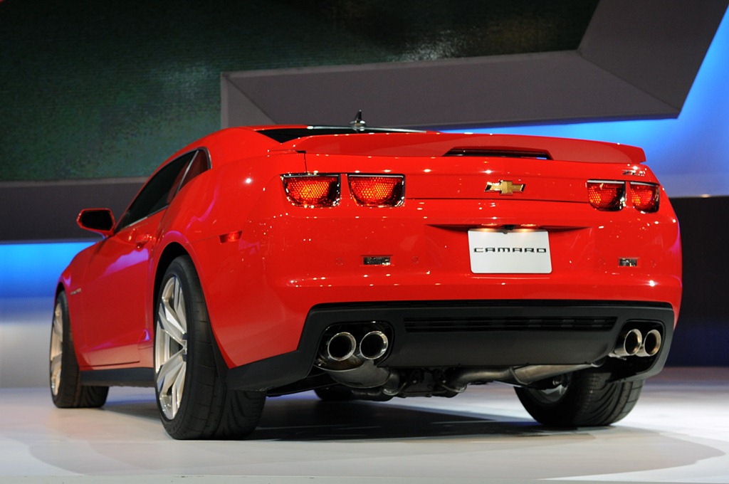 [2012-Chevrolet-Camaro-ZL1-rear_63%255B4%255D.jpg]