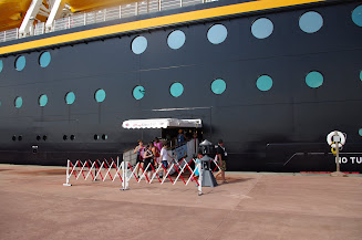 The entrance/exit onto the pier.