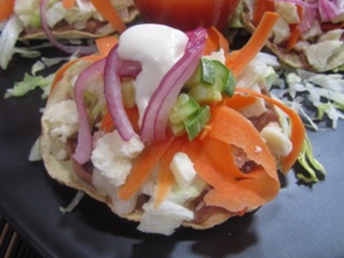tostada de pollo estilo sinaloa Fraz Lehemann tostada de pollo estilo sinaloa Fraz Lehemann