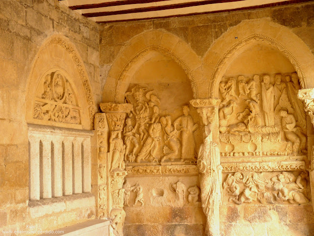 portico-basilica-de-armentia.JPG