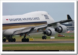 singapore_airlines_quarter_net_profit_loss