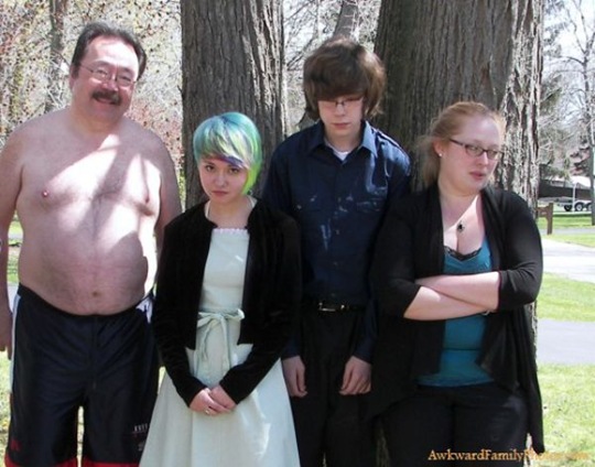 [awkward-family-photos-4%255B2%255D.jpg]