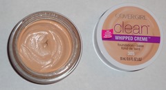 COVERGIRL Clean Whipped Creme Foundation_inside