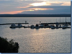 2765 Wisconsin US-2 East - Ashland - Best Western Hotel Chequamegon - sunset over Lake Superior we can see from our room 2765 Wisconsin US-2 East - Ashland - Best Western Hotel Chequamegon - sunset over Lake Superior we can see from our room