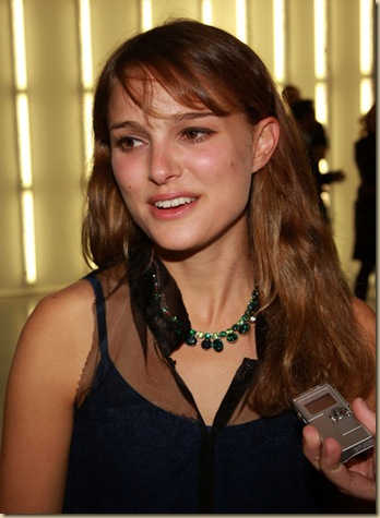 Natalie-Portman-Emerald-Necklace