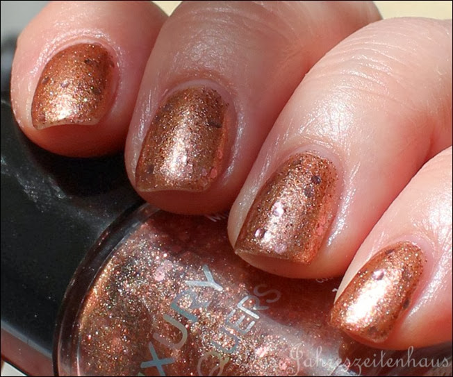 Catrice Luxury Laquers Million Brilliance C08 Glitter me if you can 4
