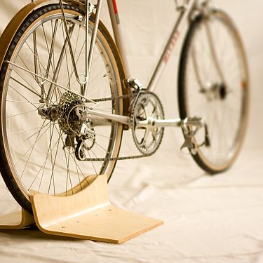 Simple yet effective. (Pinch stand, clankworks.com)