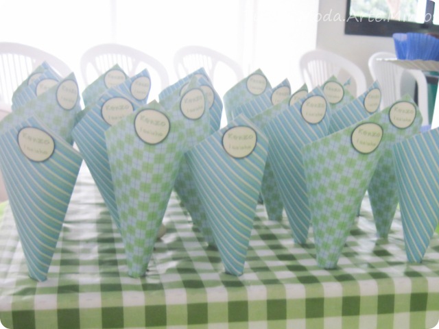 Mesa Níver do Kenzo 1 aninho F Mesa Níver do Kenzo 1 aninho F