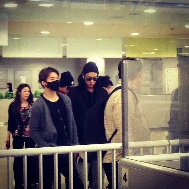TOP - Kansai Airport - 14apr2014 - Fan - 2.jpg
