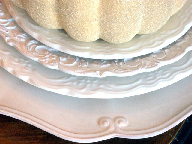 [Alex%2520photos%2520%2526%2520Bling%2520White%2520Pumpkin%2520Tablescape%25201599%255B3%255D.jpg]